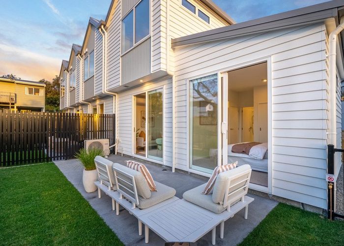  at 7 Camrose Place, Glenfield, North Shore City, Auckland