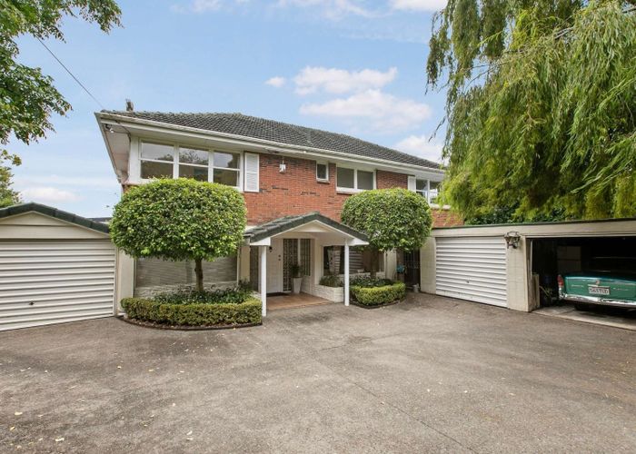  at 139 Glenfield Road, Glenfield, North Shore City, Auckland