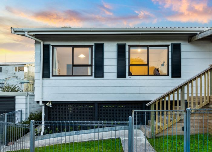  at 2/7 Eskdale Road, Birkdale, Auckland