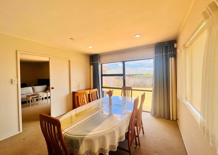 at 27 Ambleside Drive, Northpark, Auckland