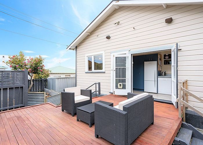 Free property data for 1 Renfrew Street, Balaclava, Dunedin homes.co.nz