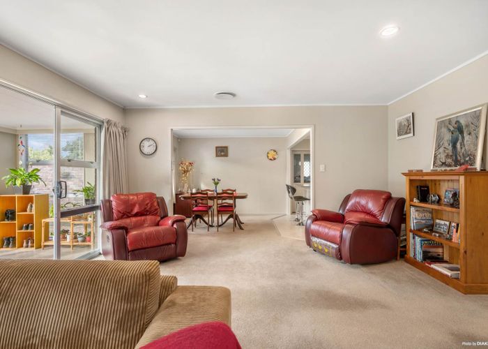  at 6 Kavanagh Place, Opaheke, Papakura