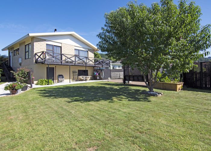  at 6 Linden Place, Brooklyn, Motueka