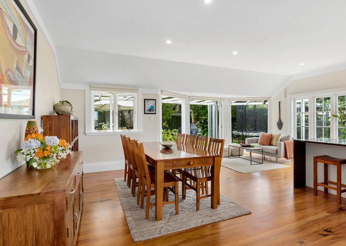  at 16 Bridge View Road, Birkenhead, Auckland