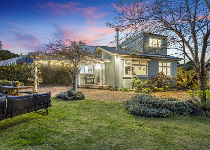  at 144 Esplanade, Sumner, Christchurch