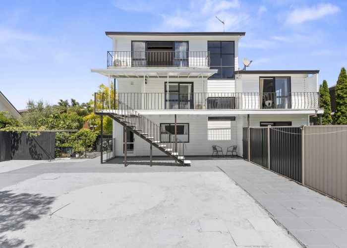  at 73 Gilbass Avenue, Hamilton Lake, Hamilton, Waikato