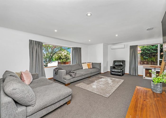  at 10 Beauford Place, Parklands, Christchurch