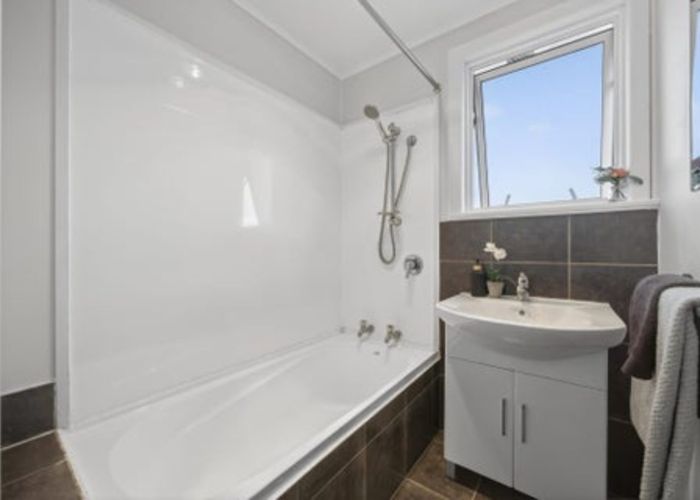  at 14 Mangos Place, Pakuranga, Manukau City, Auckland