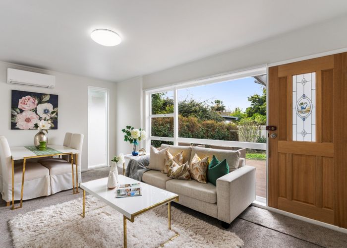  at 2/13 Uppingham Crescent, Hillcrest, Auckland