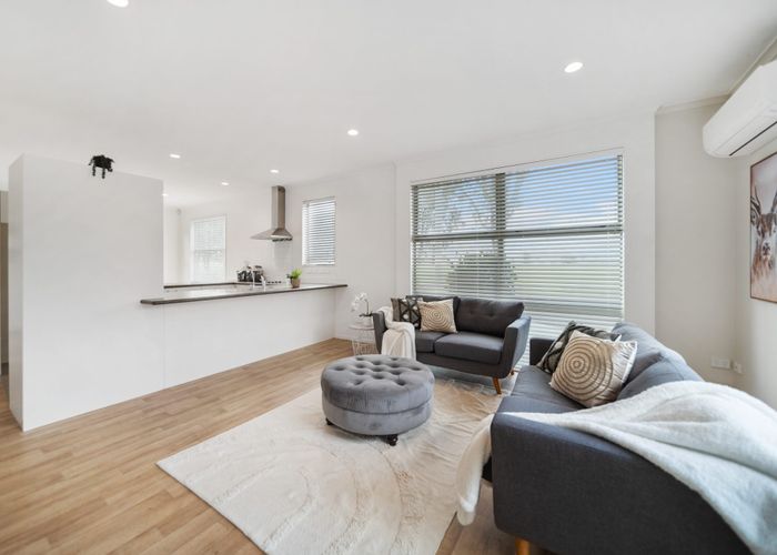  at 8 Figaro Crescent, Takanini, Papakura, Auckland