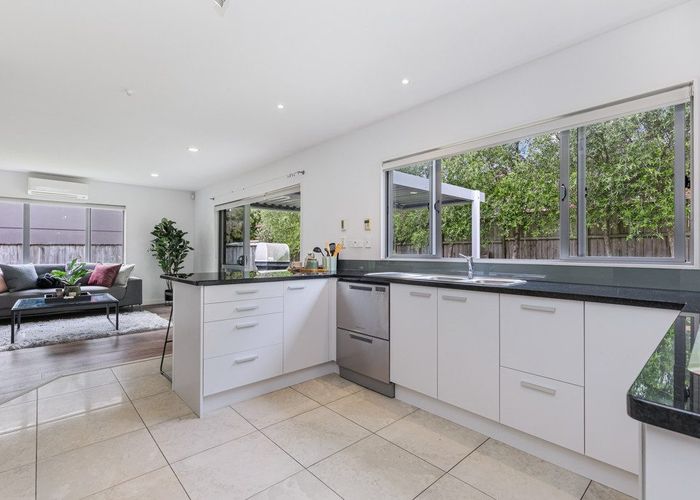  at 33 Lilybank Crescent, East Tamaki, Auckland