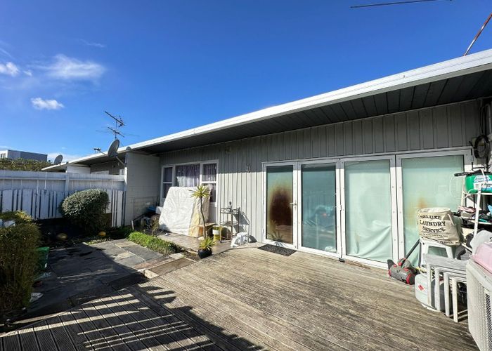  at 2/61 Banks Road, Mount Wellington, Auckland City, Auckland