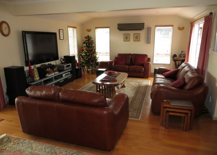  at 2 Rosebank Avenue, Kelvin Grove, Palmerston North