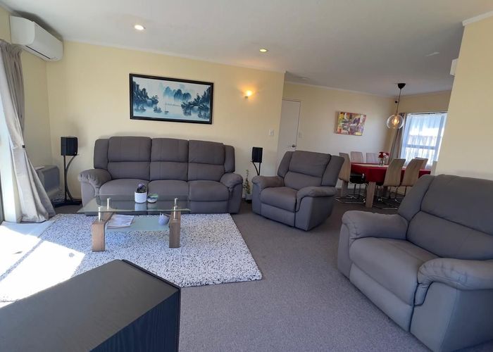  at 8A Kentwood Drive, Woodridge, Wellington, Wellington