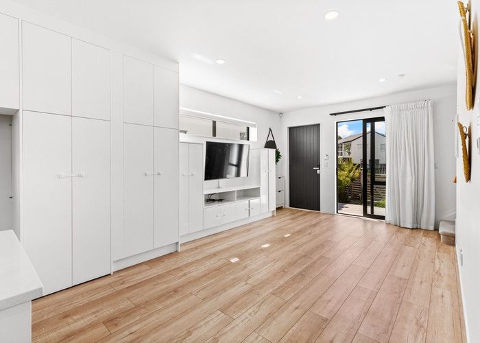  at 4A Trengove Place, West Harbour, Waitakere City, Auckland