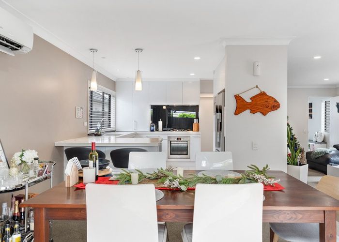  at 5 Carousel Crescent, East Tamaki Heights, Manukau City, Auckland