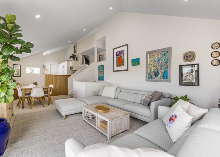  at 12 Winhall Rise, Remuera, Auckland