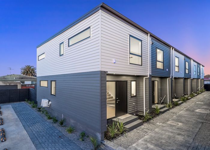  at 3/1 Cape Road, Mangere, Auckland