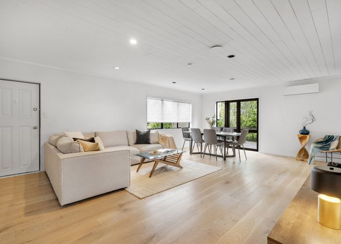  at 2/30 Glen Vista Place, Bayview, Auckland