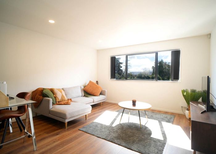  at 45 Bloom Crescent, Sunnyvale, Auckland