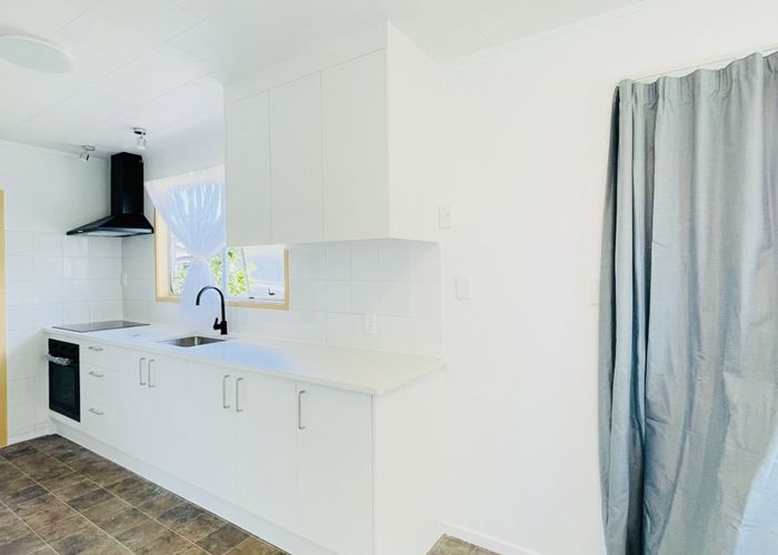  at 32 Blanche Way, Half Moon Bay, Auckland