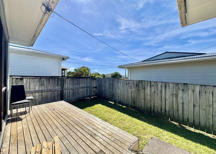  at 7 Marlene Avenue, Te Atatu South, Waitakere City, Auckland