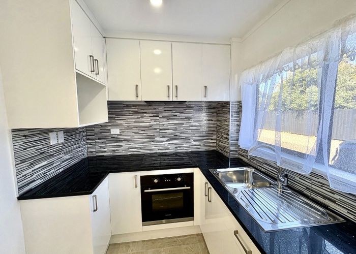  at 2/113 Avenue Road, Otahuhu, Auckland