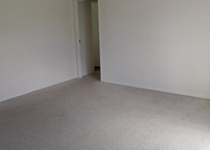  at 2/8 Quiet Street, Te Atatu South, Waitakere City, Auckland