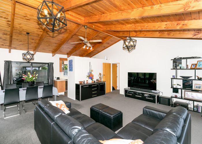  at 30 Lansdowne Crescent, Glenview, Hamilton