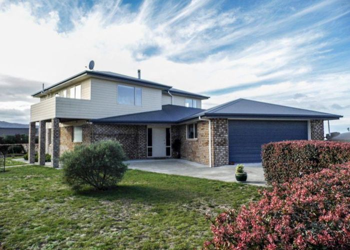  at 16 Edgewater Place, Rarangi