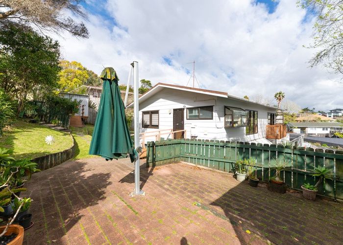  at 2/3 Leith Way, Rothesay Bay, North Shore City, Auckland