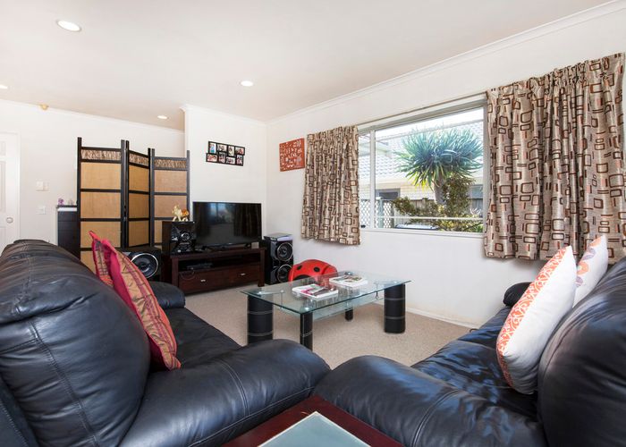  at 182A Botany Road, Botany Downs, Auckland