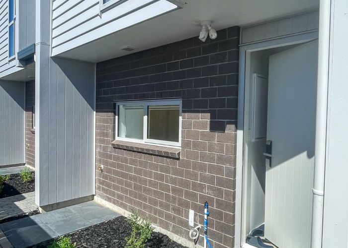  at 4/51 Wharf Road, Te Atatu Peninsula, Waitakere City, Auckland