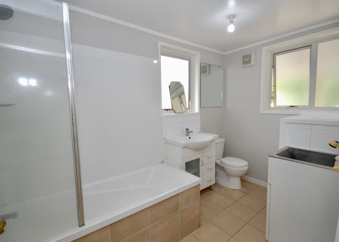  at 24 Exeter Place, Unsworth Heights, North Shore City, Auckland