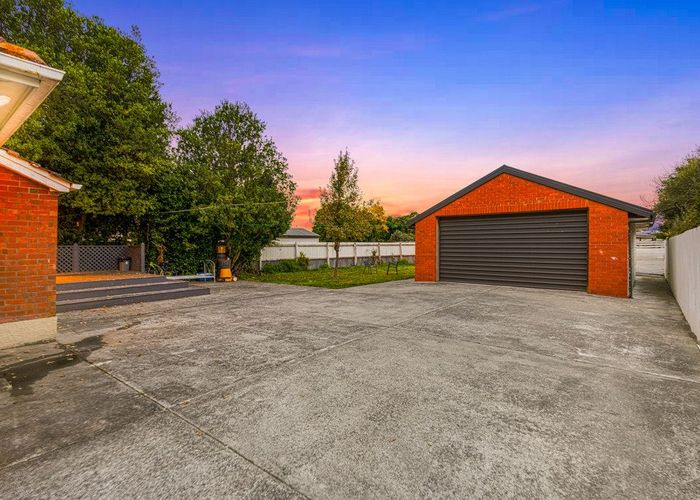  at 187 Aorangi Road, Bryndwr, Christchurch