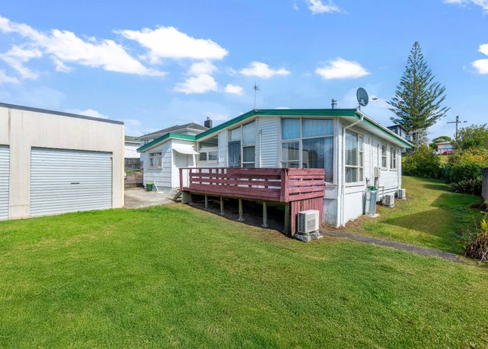  at 35 Beaubank Road, Kelston, Waitakere City, Auckland