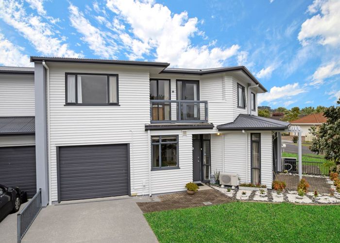  at 17/2 Armoy Drive, East Tamaki, Auckland