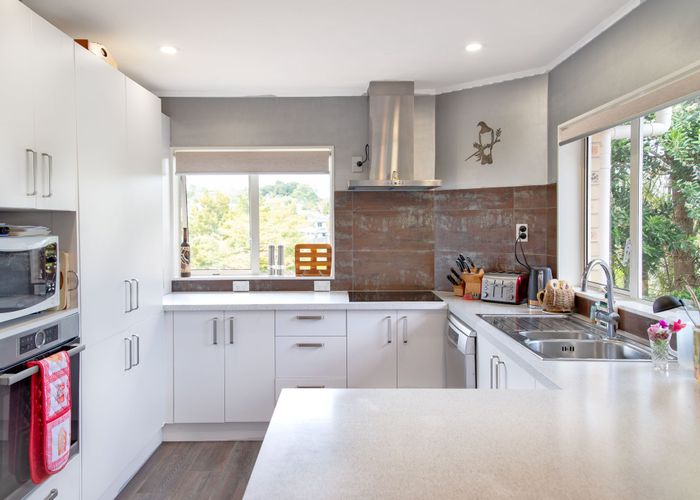  at 20 Piper Place, Goodwood Heights, Auckland