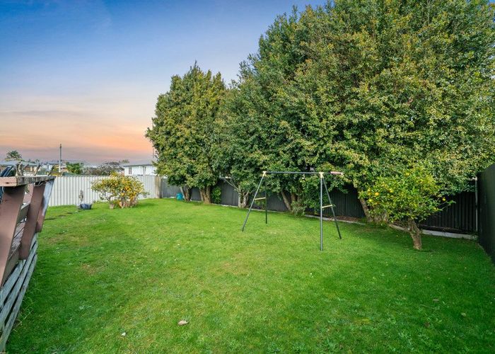  at 2/60 Grove Road, Papakura, Papakura