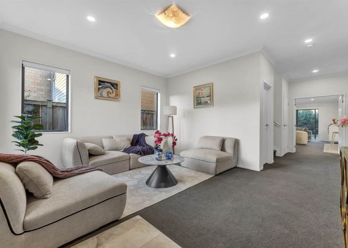  at 10  Fong Road, Flat Bush, Manukau City, Auckland