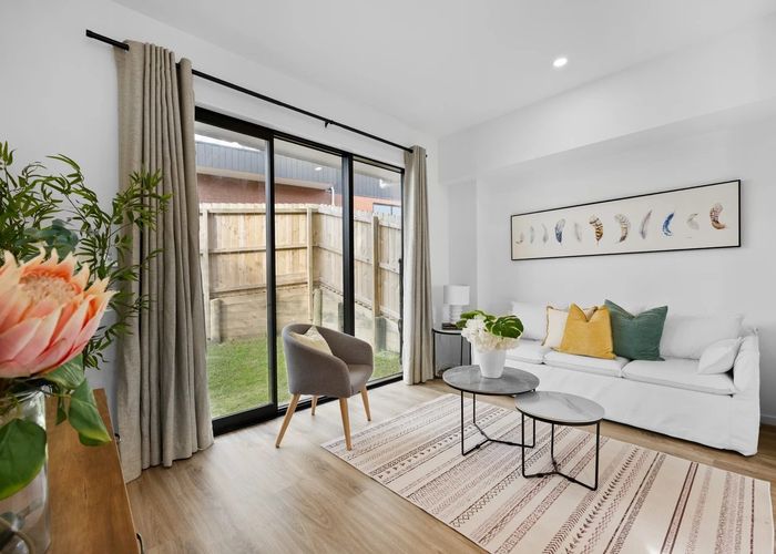  at 3/233 Great North Road, Henderson, Waitakere City, Auckland