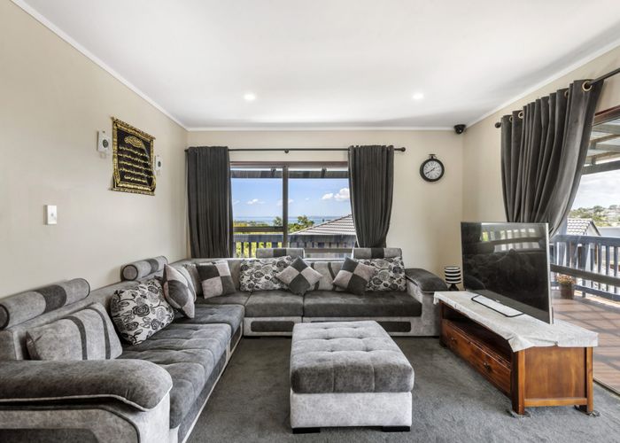  at 27 Florence Daly Place, Mount Roskill, Auckland