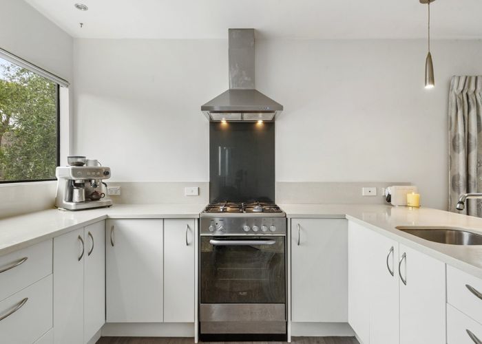  at 2/38 Gatman Street, Birkdale, North Shore City, Auckland