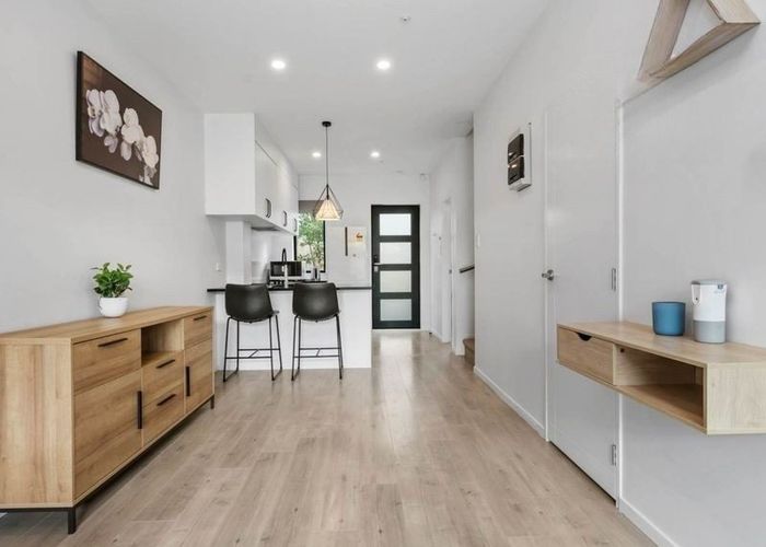  at 2/46  TE KANAWA CRESCENT, Henderson, Waitakere City, Auckland