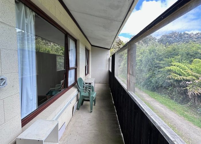  at 2/34 Glencourt Place, Glenfield, North Shore City, Auckland