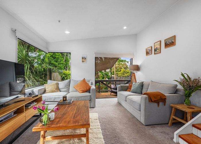  at 2/53 Topliss Drive, Northcross, Auckland