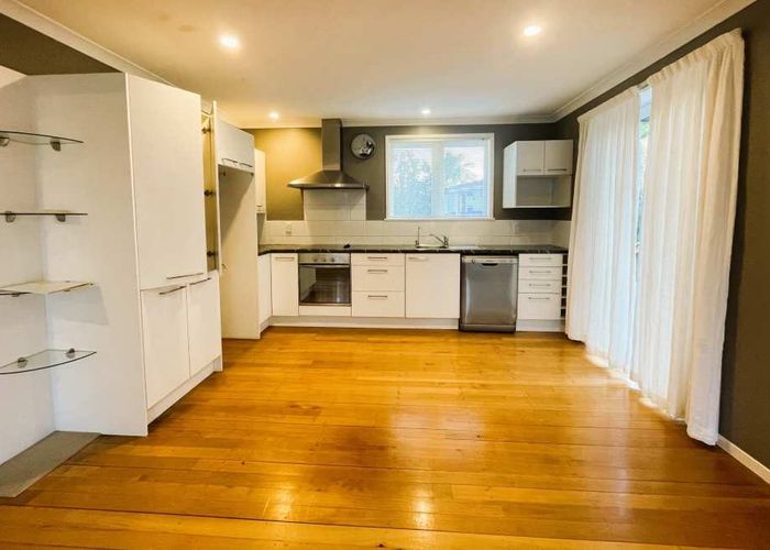  at 2/12 Higgs Road, Mount Wellington, Auckland