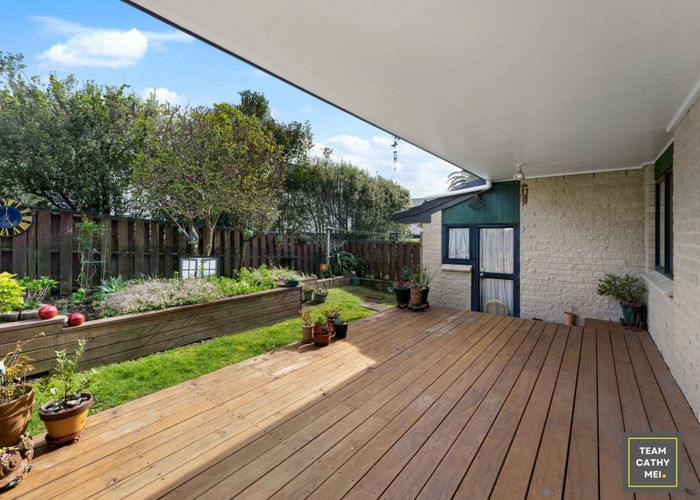  at 2/16 Wood Street, Papakura, Auckland