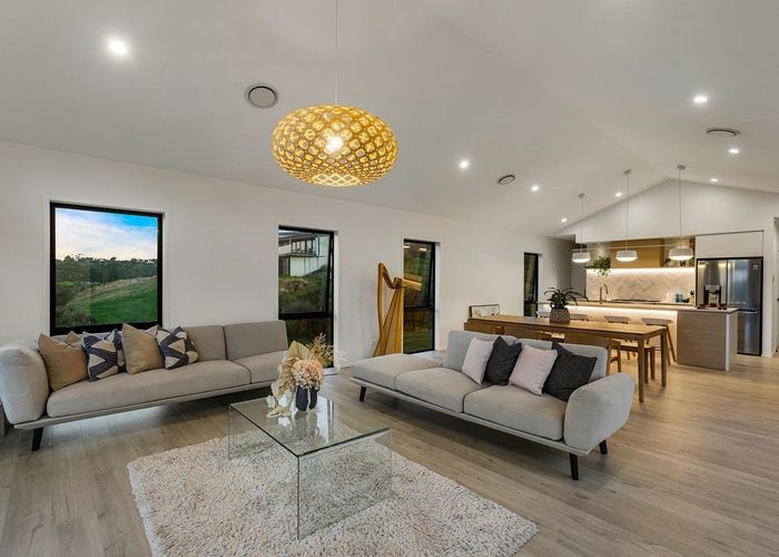  at 52 Masons Road, East Tamaki Heights, Manukau City, Auckland