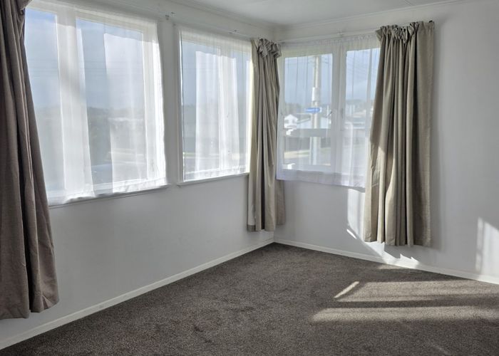  at 6a Matahourua Crescent, Cannons Creek, Porirua, Wellington